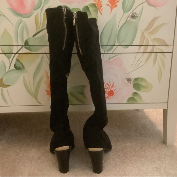 Marc Fisher Sexy, soft, and stunning black boots! - Picture 3 of 13